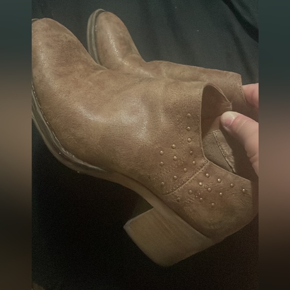 Low cut booties - Picture 2 of 3